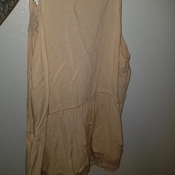 Top - Picture 2 of 2